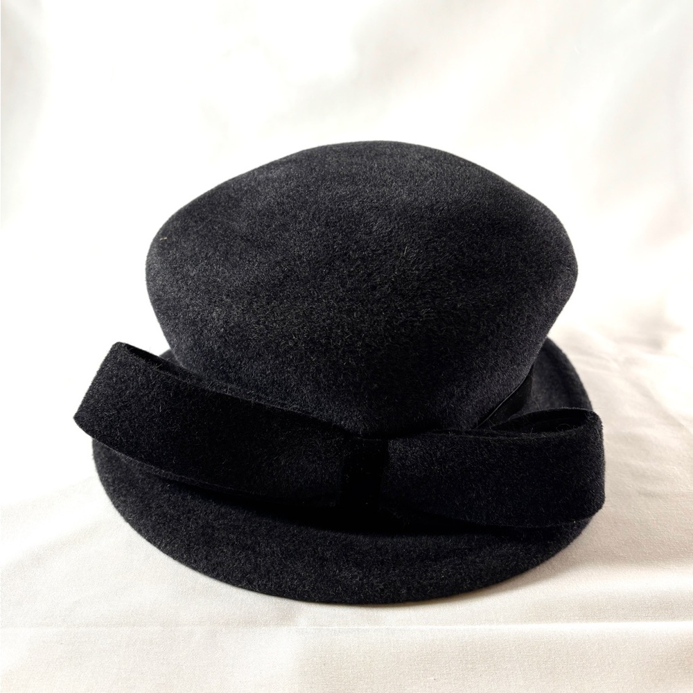 Vintage Oscar de la Renta Black Felt Hat | Velvet Bow Detail | Classic Designer
